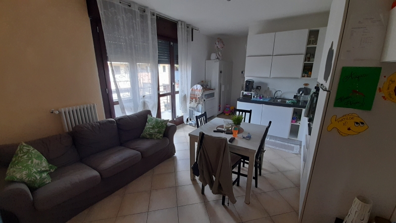 Trilocale con ampio terrazzo a Cesano Maderno