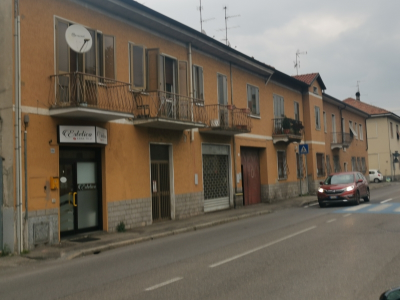 Trilocale non arredato di 100 mq.