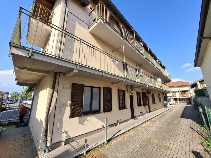 2 locali arredato piano terra